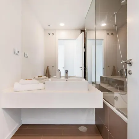 Lm352b- Spacious Family Penthouse With Sea View *