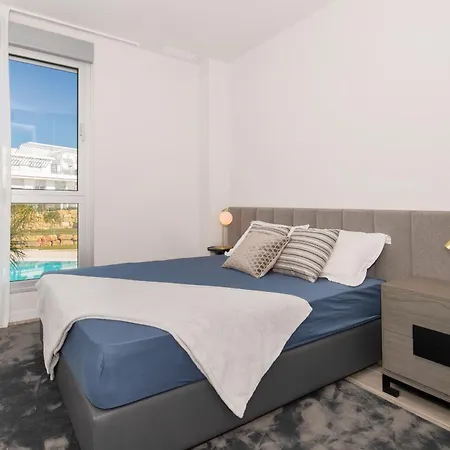 Lm352b- Spacious Family Penthouse With Sea View Apartment *