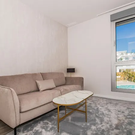 Lm352b- Spacious Family Penthouse With Sea View Apartment