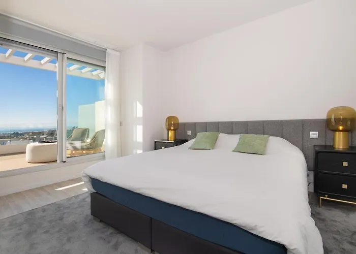 Lm3.52b- Spacious Duplex Penthouse With Panoramic Estepona